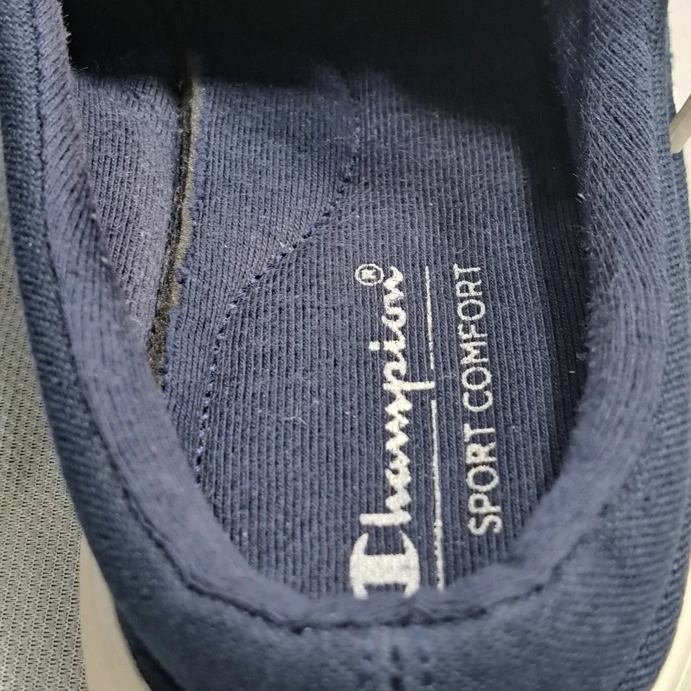Champion Women's Canvas Slip On Sneakers Navy Blue Size 8 Low Heel Sport Comfort